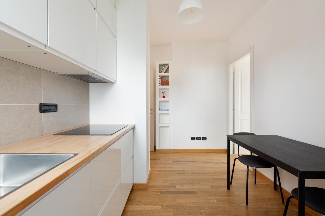 Milan Comfy Apartment X3 - With Balcony Exterior photo